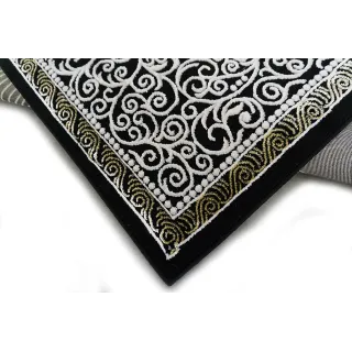 Dywan czarny ze złotem klasyczny