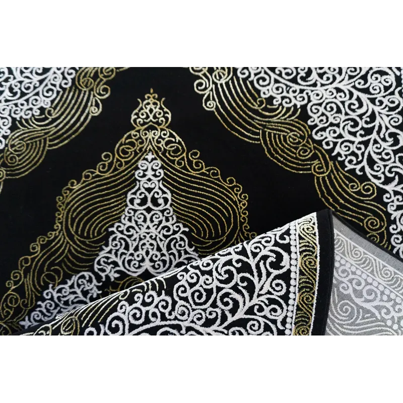 Dywan czarny ze złotem klasyczny