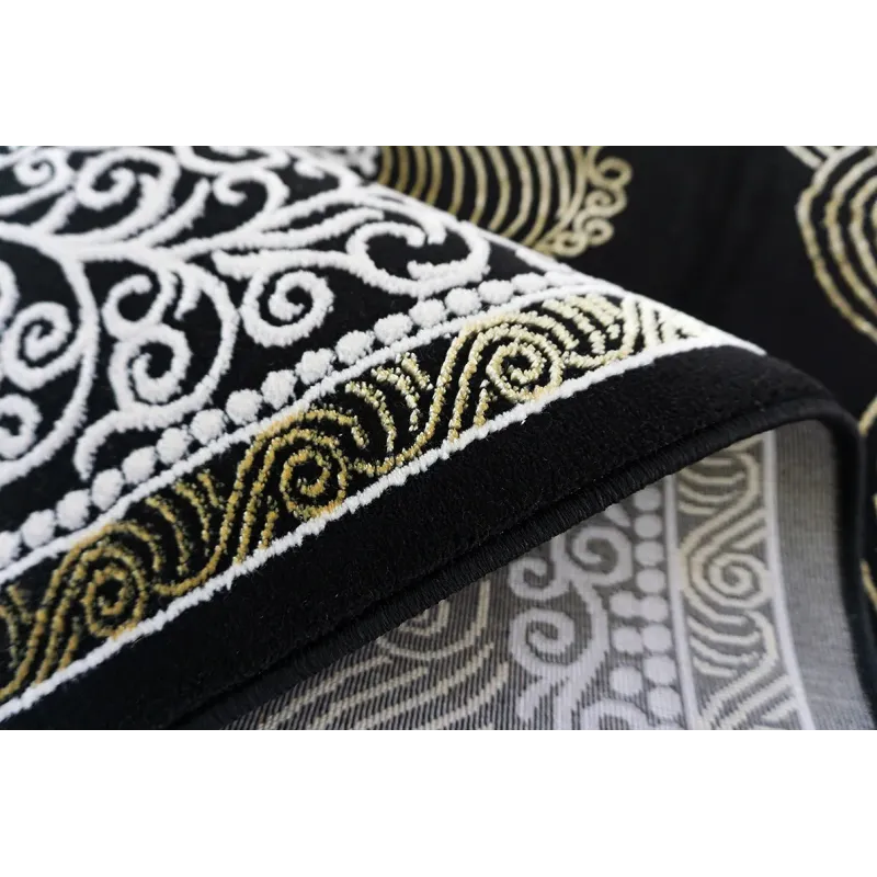 Dywan czarny ze złotem klasyczny