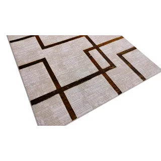 Dywan beżowy ze złotem