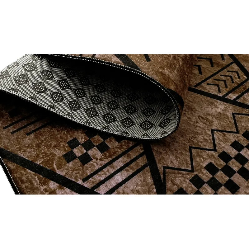 Dywan brązowy antypoślizgowy z azteckim wzorem